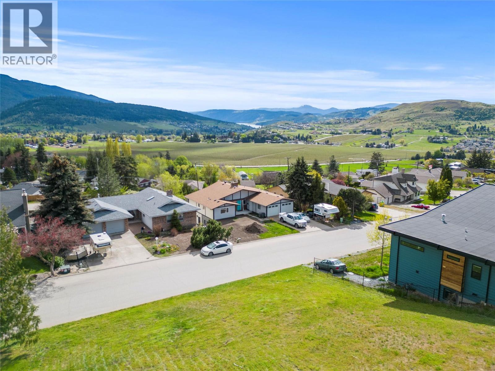 435 Scenic Drive, Coldstream, British Columbia  V1B 2W9 - Photo 6 - 10388066