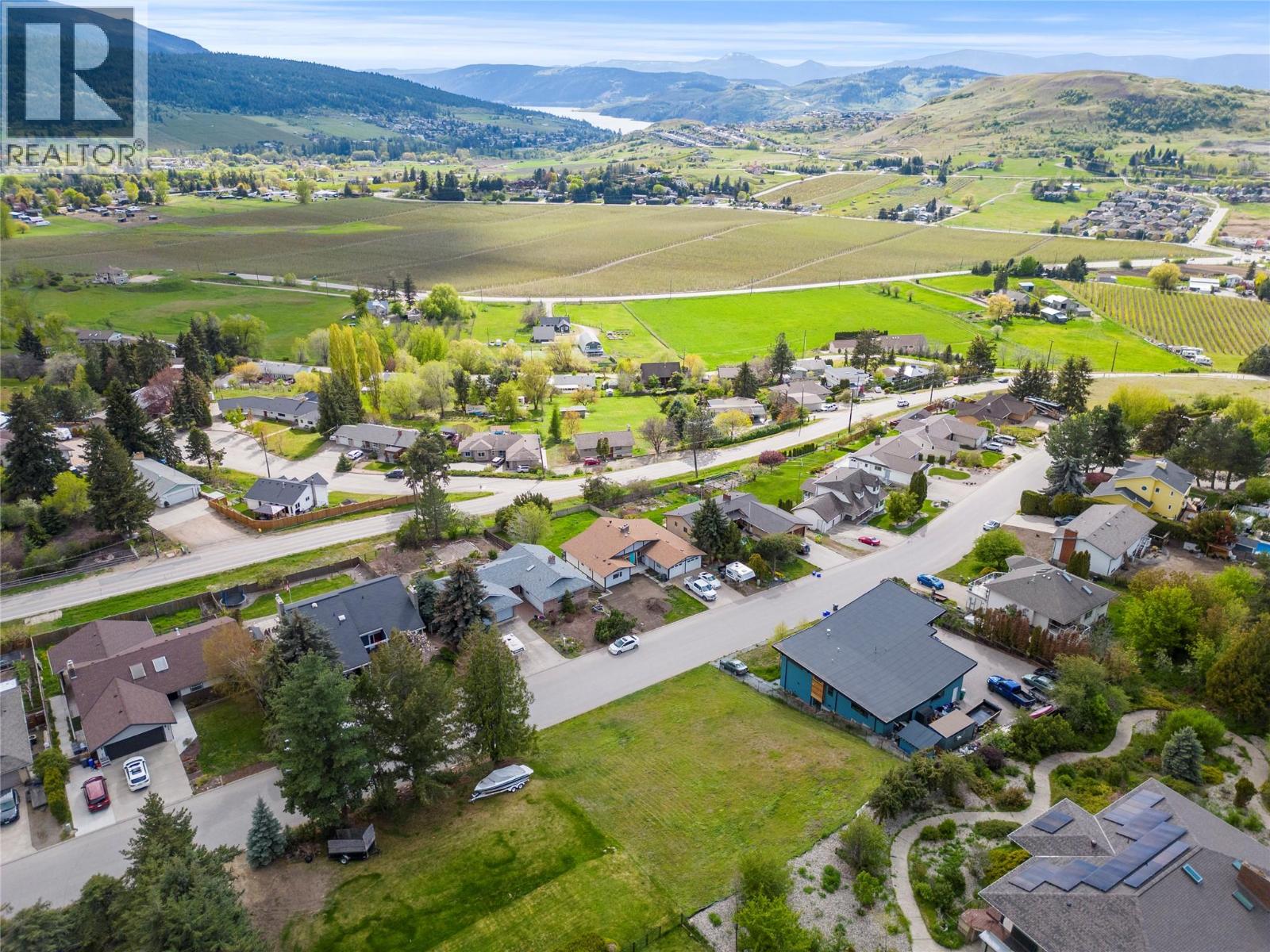 435 Scenic Drive, Coldstream, British Columbia  V1B 2W9 - Photo 7 - 10388066
