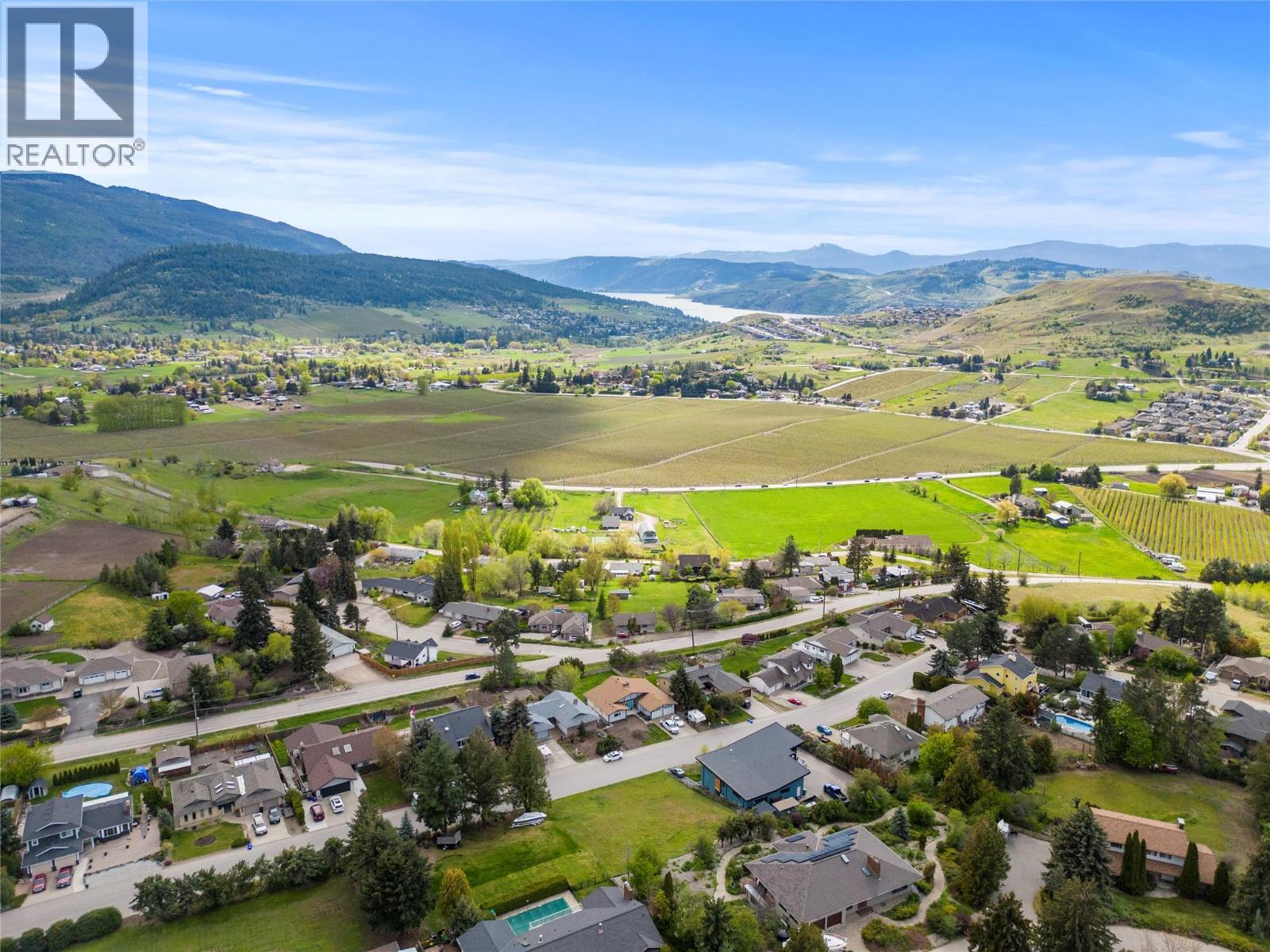 435 Scenic Drive, Coldstream, British Columbia  V1B 2W9 - Photo 9 - 10388066