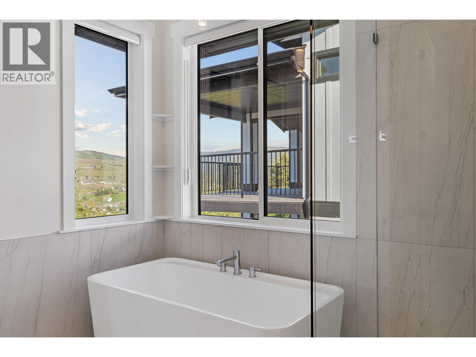 2140 Montenegro Drive, Kelowna, British Columbia  V1P 0B2 - Photo 24 - 10387475