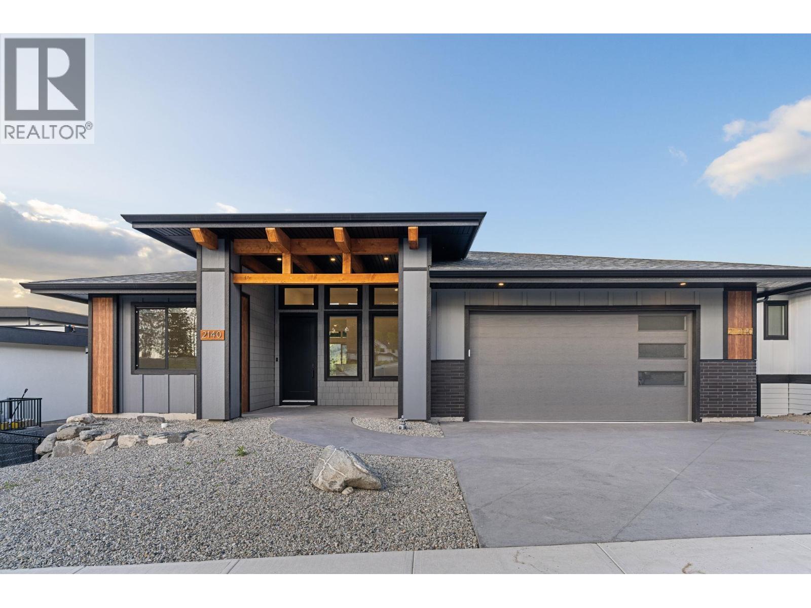2140 Montenegro Drive, Kelowna, British Columbia  V1P 0B2 - Photo 3 - 10387475