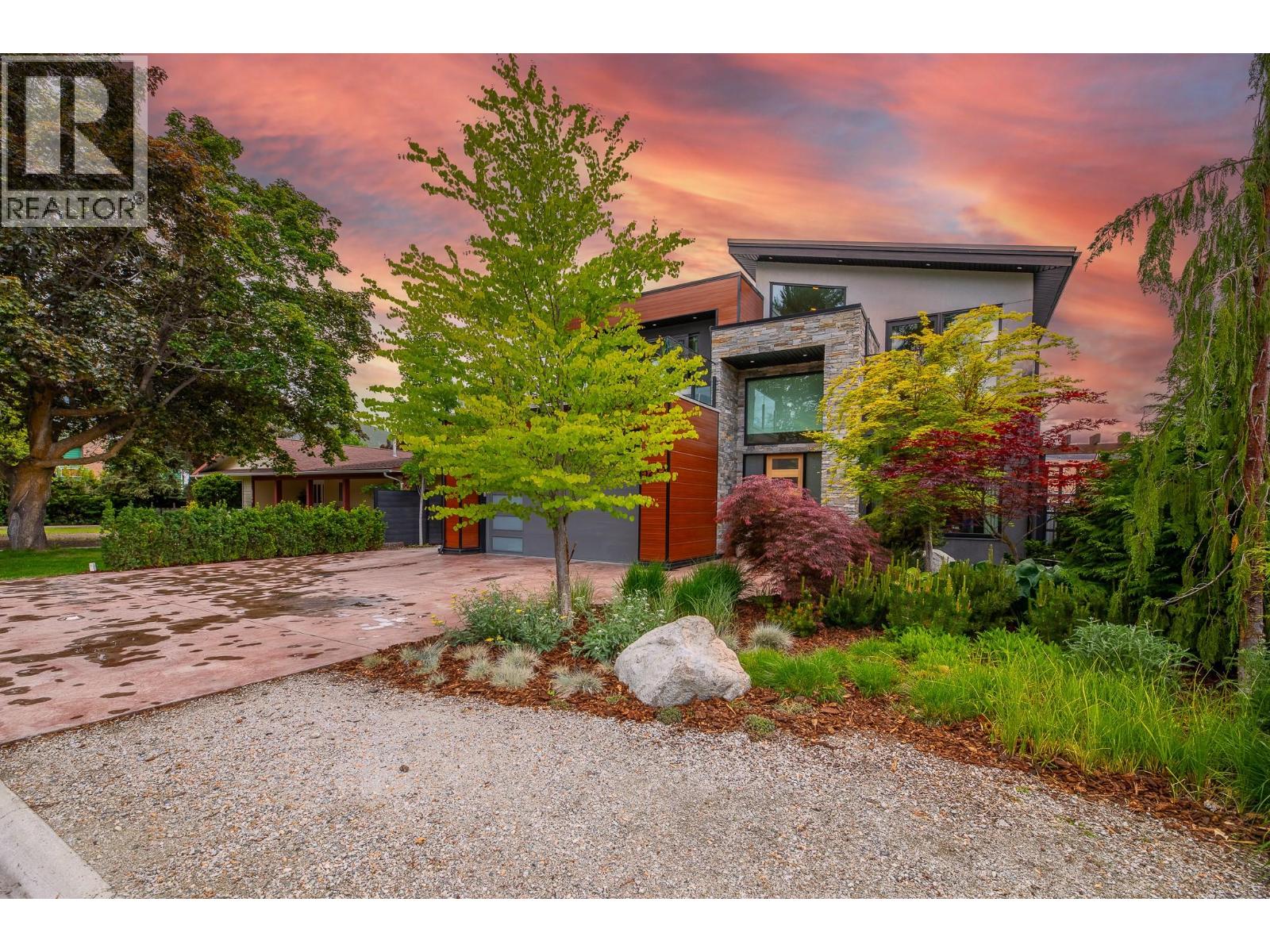 5212 Woods Avenue, Summerland, British Columbia  V0H 1Z9 - Photo 3 - 10388073