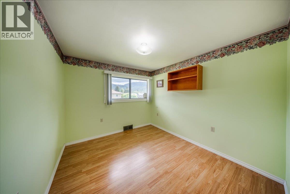 665 6 Street, Montrose, British Columbia  V0G 1P0 - Photo 27 - 10386909