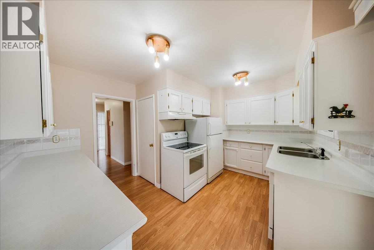 665 6 Street, Montrose, British Columbia  V0G 1P0 - Photo 33 - 10386909