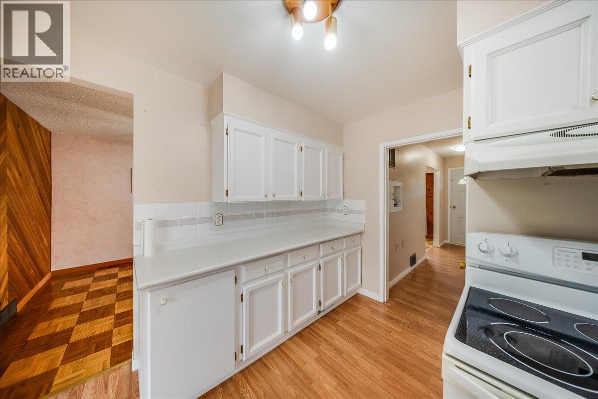 665 6 Street, Montrose, British Columbia  V0G 1P0 - Photo 37 - 10386909