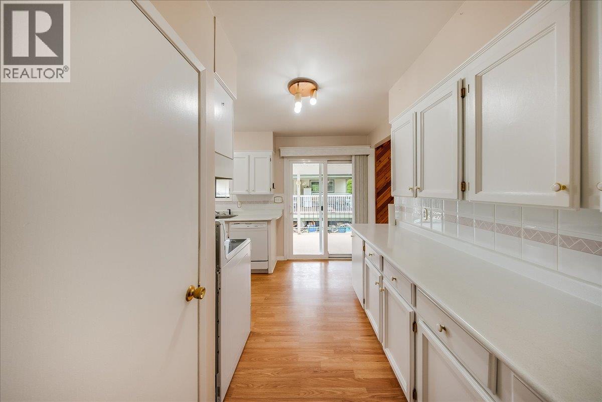 665 6 Street, Montrose, British Columbia  V0G 1P0 - Photo 38 - 10386909