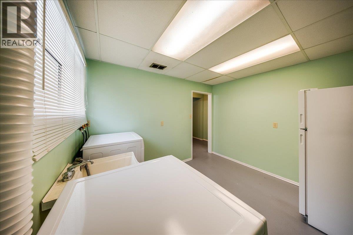 665 6 Street, Montrose, British Columbia  V0G 1P0 - Photo 45 - 10386909