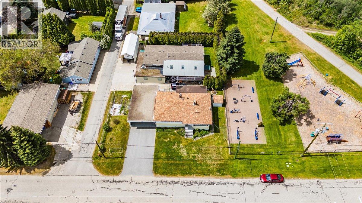 665 6 Street, Montrose, British Columbia  V0G 1P0 - Photo 64 - 10386909