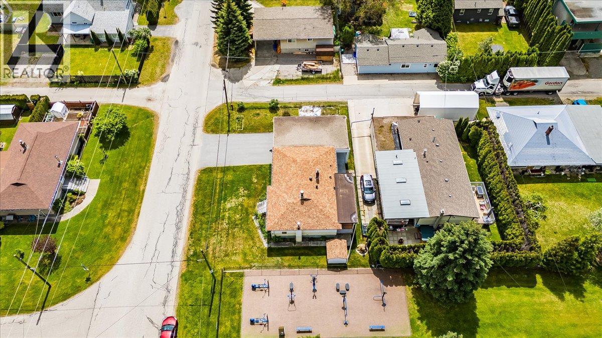 665 6 Street, Montrose, British Columbia  V0G 1P0 - Photo 66 - 10386909