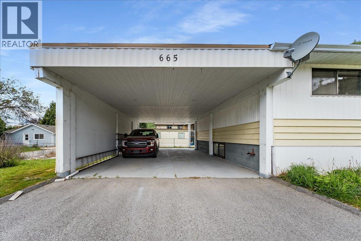 665 6 Street, Montrose, British Columbia  V0G 1P0 - Photo 9 - 10386909