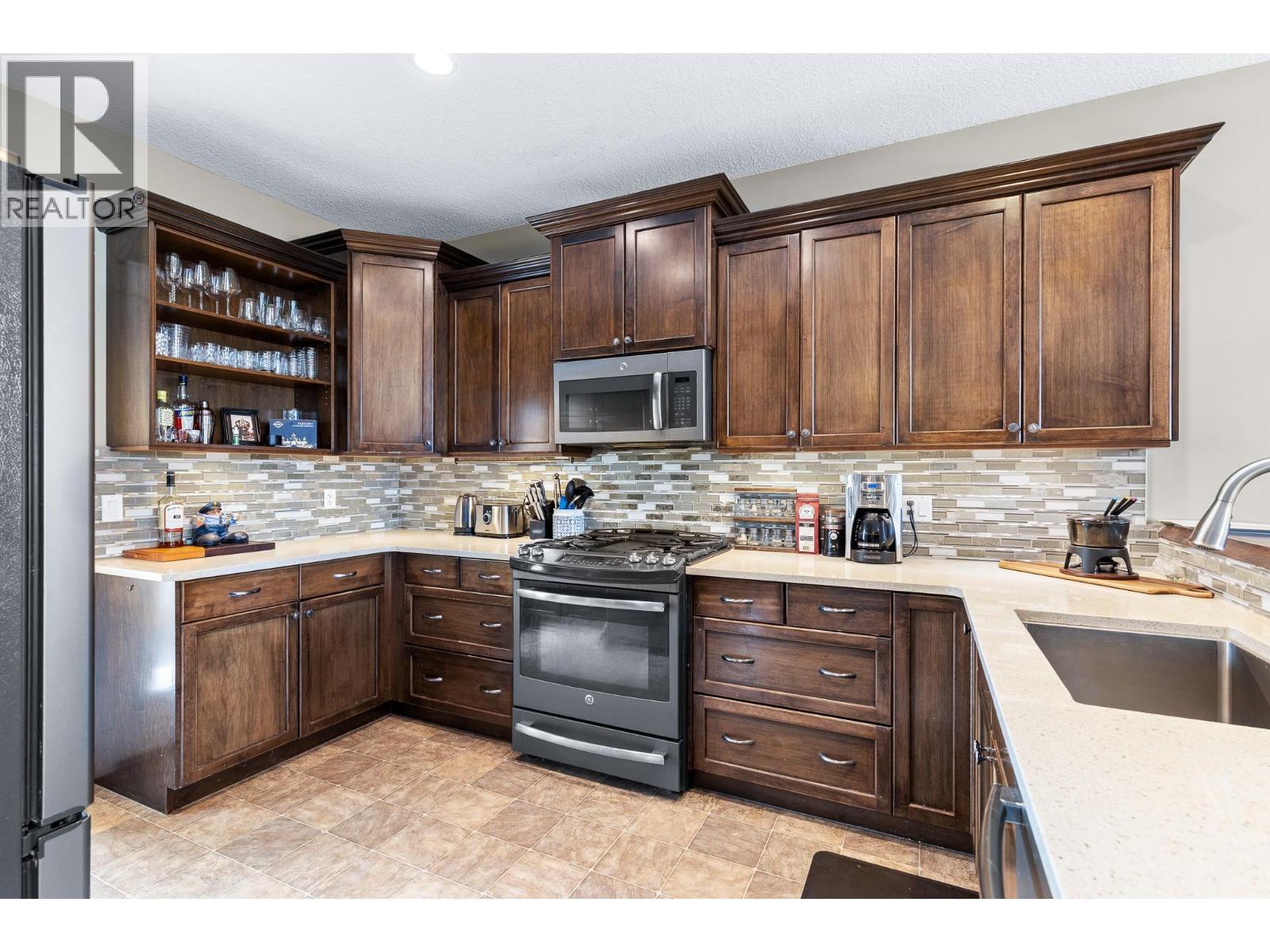 6555 Blackcomb Place, Vernon, British Columbia    - Photo 10 - 10387720