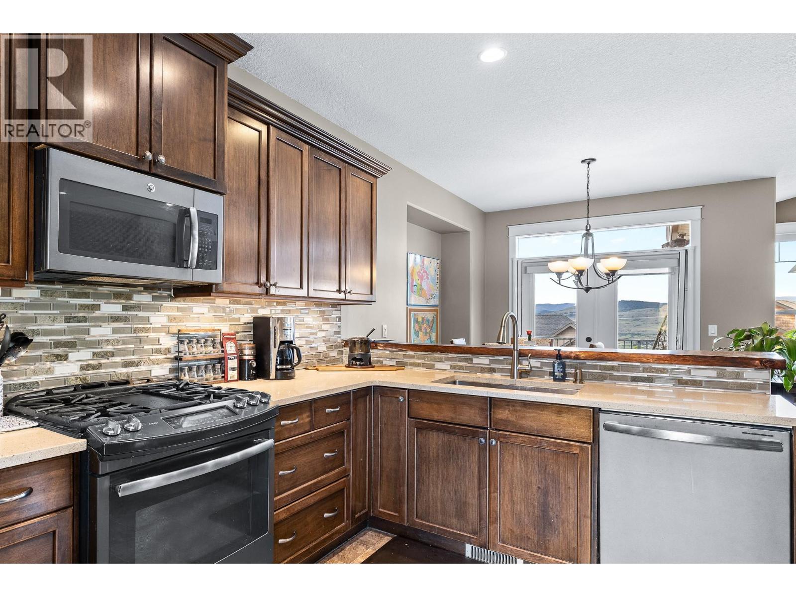 6555 Blackcomb Place, Vernon, British Columbia    - Photo 14 - 10387720