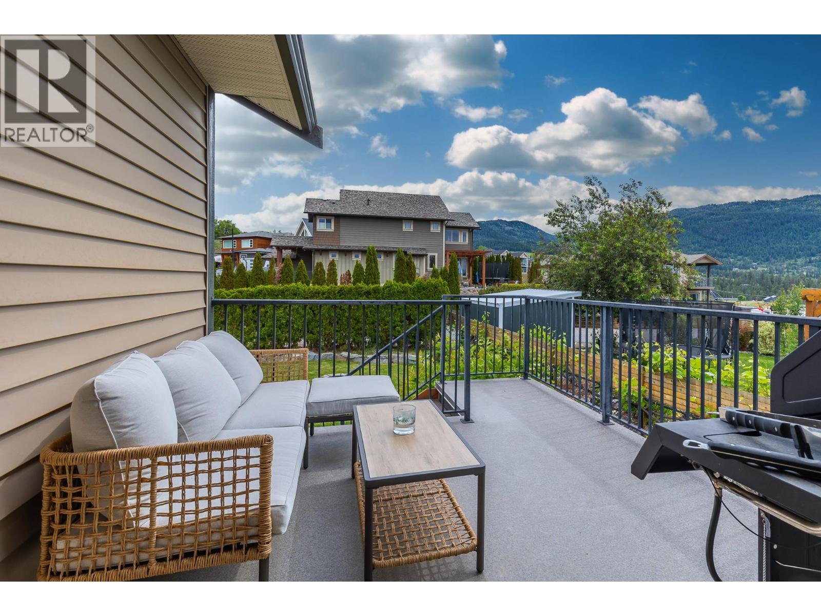 6555 Blackcomb Place, Vernon, British Columbia    - Photo 18 - 10387720