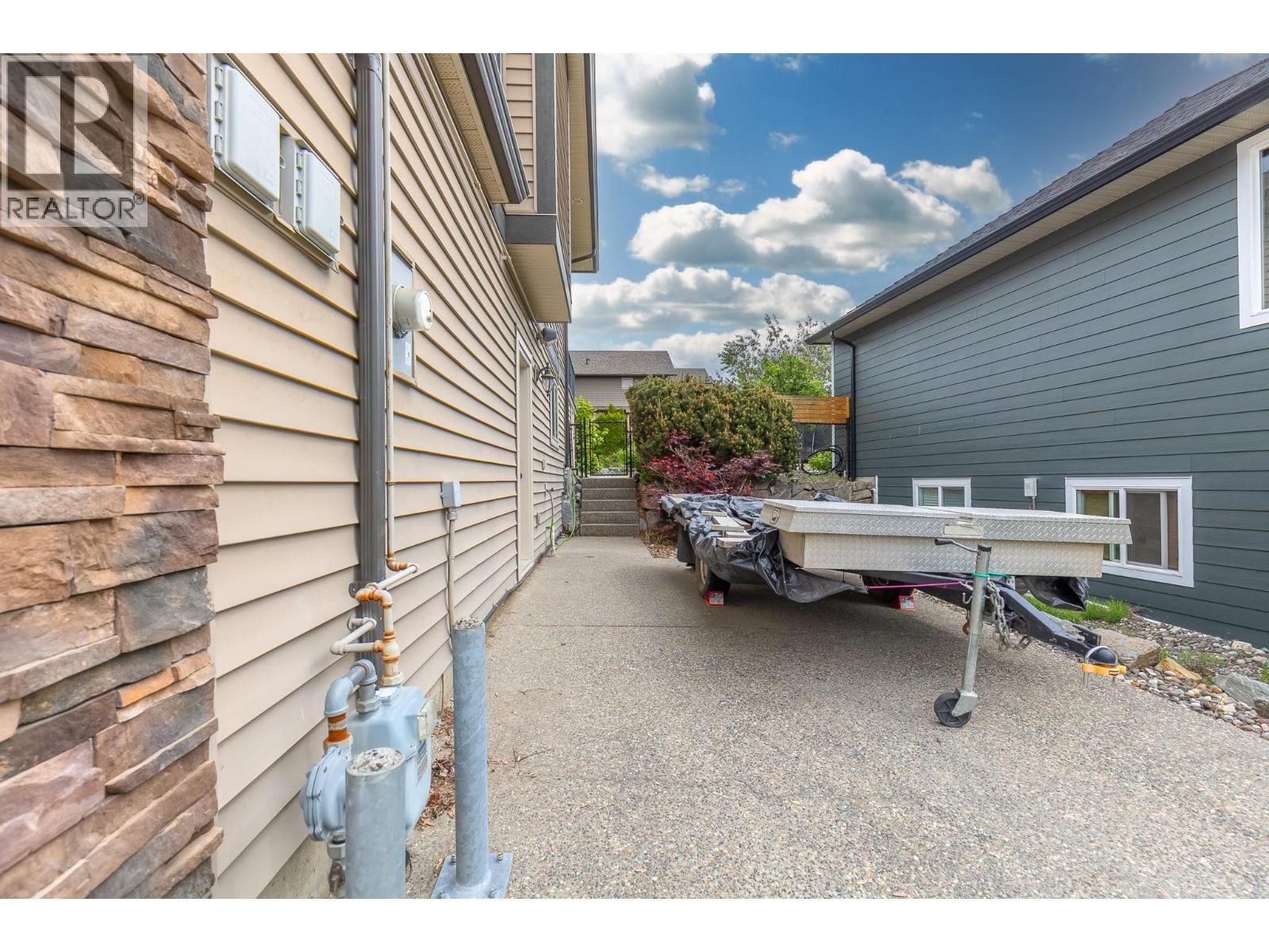 6555 Blackcomb Place, Vernon, British Columbia    - Photo 94 - 10387720
