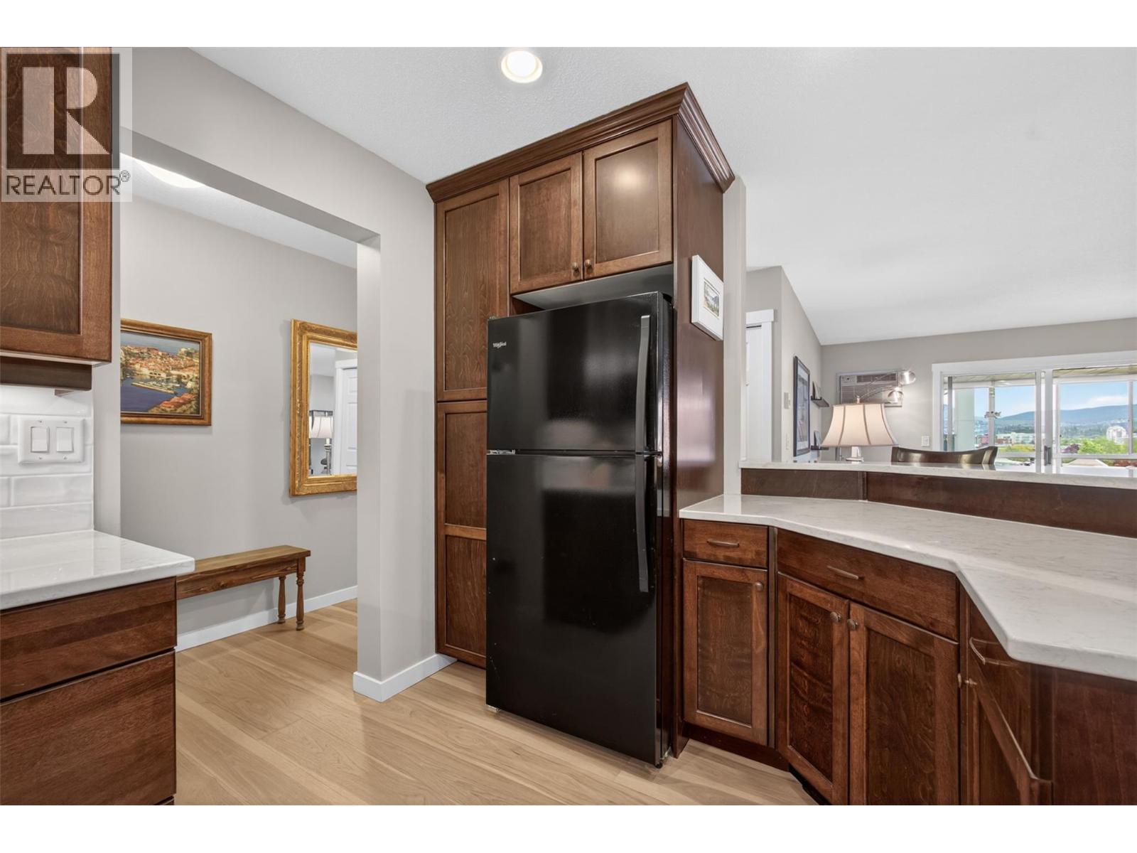 1534 Lawrence Avenue Unit# 306, Kelowna, British Columbia  V1Y 6M8 - Photo 5 - 10386134