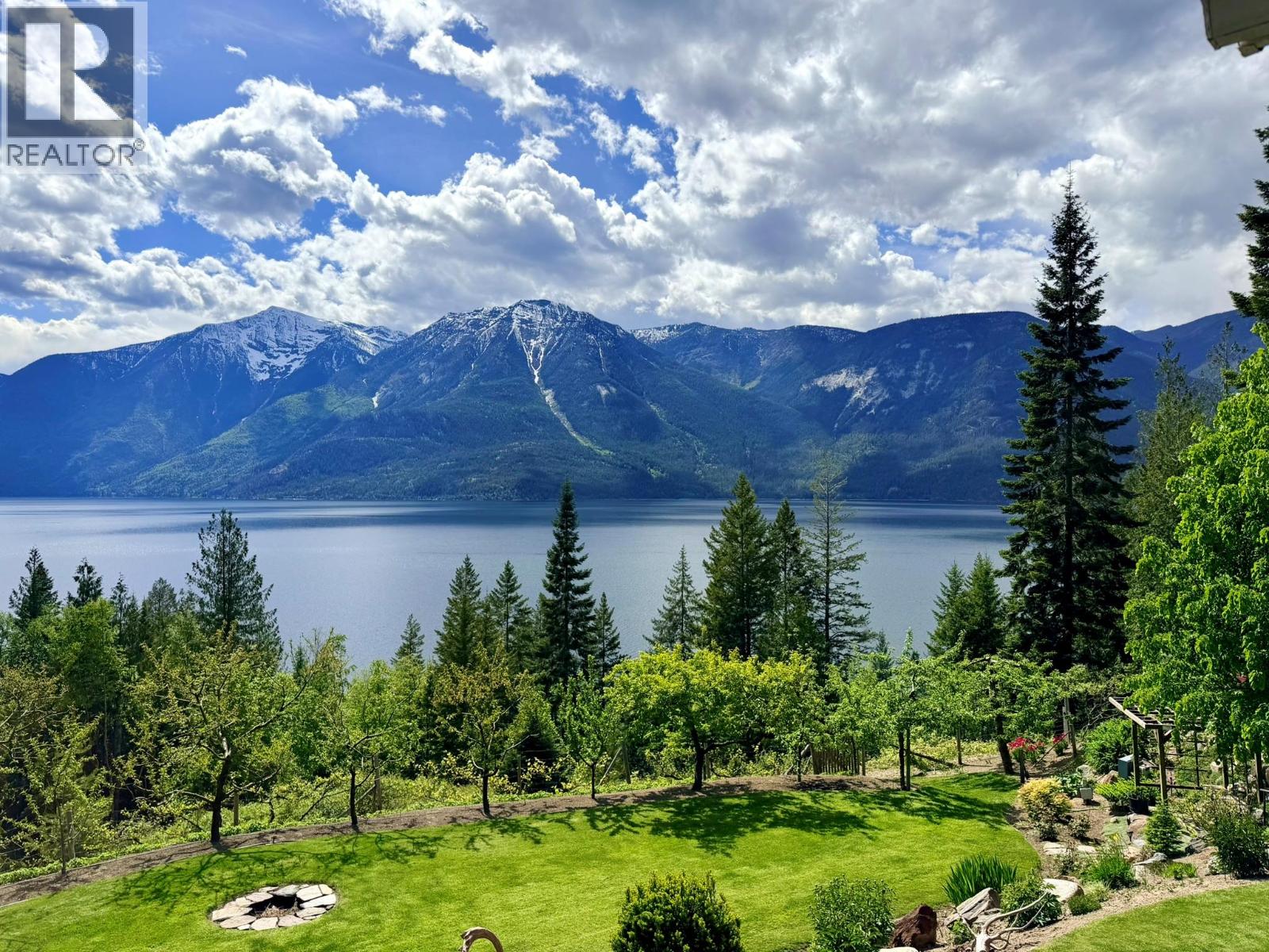13643 Mountain Shores Road N, Boswell, British Columbia  V0B 1A4 - Photo 2 - 10388060