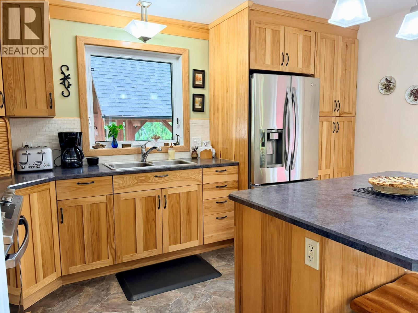 13643 Mountain Shores Road N, Boswell, British Columbia  V0B 1A4 - Photo 36 - 10388060