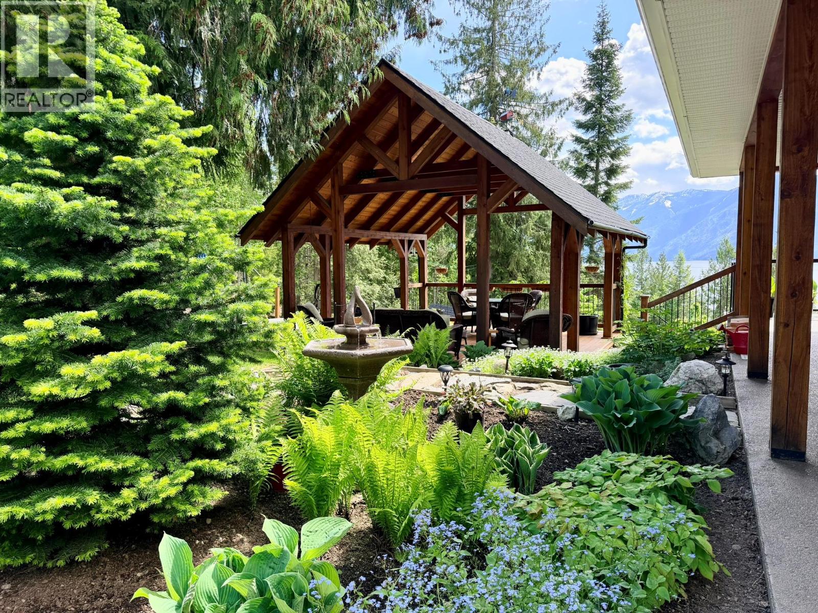 13643 Mountain Shores Road N, Boswell, British Columbia  V0B 1A4 - Photo 8 - 10388060