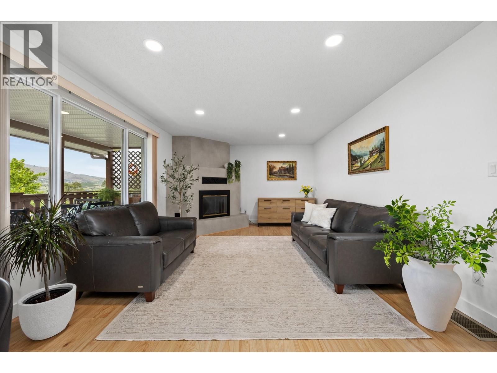 6717 Apollo Road, Vernon, British Columbia  V1H 1J3 - Photo 5 - 10388135