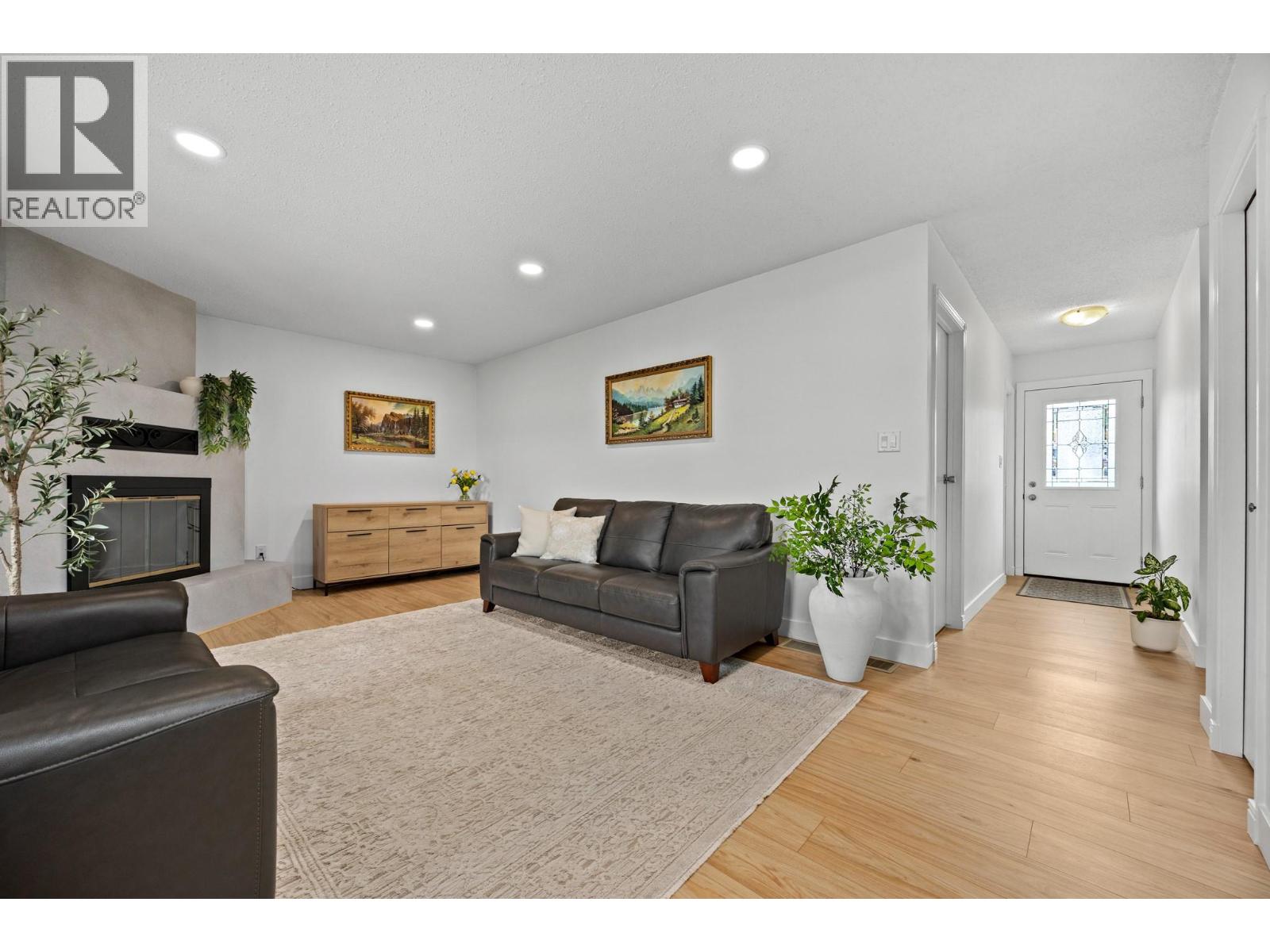 6717 Apollo Road, Vernon, British Columbia  V1H 1J3 - Photo 8 - 10388135