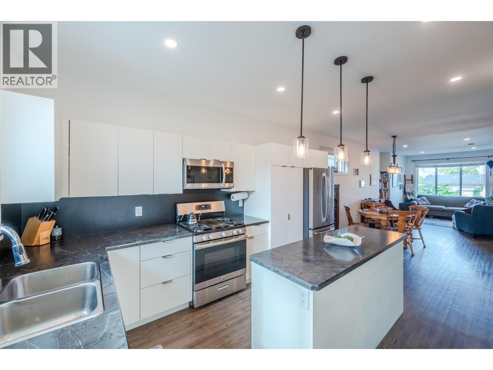 1228 Government Street Unit# 102, Penticton, British Columbia  V2A 4V4 - Photo 2 - 10388100