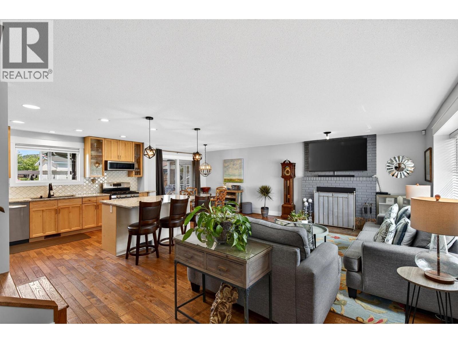 1000 Euclid Road, Kelowna, British Columbia  V1X 3K9 - Photo 4 - 10387793
