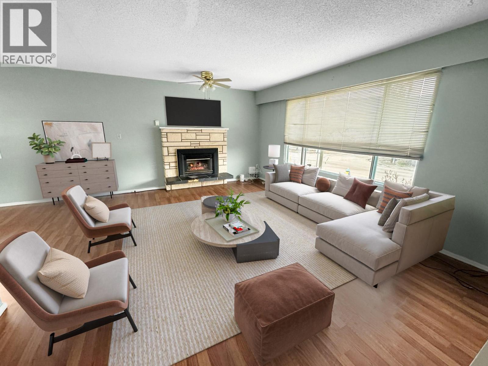 2402 Clapperton Avenue, Merritt, British Columbia  V1K 1A2 - Photo 6 - 10388174