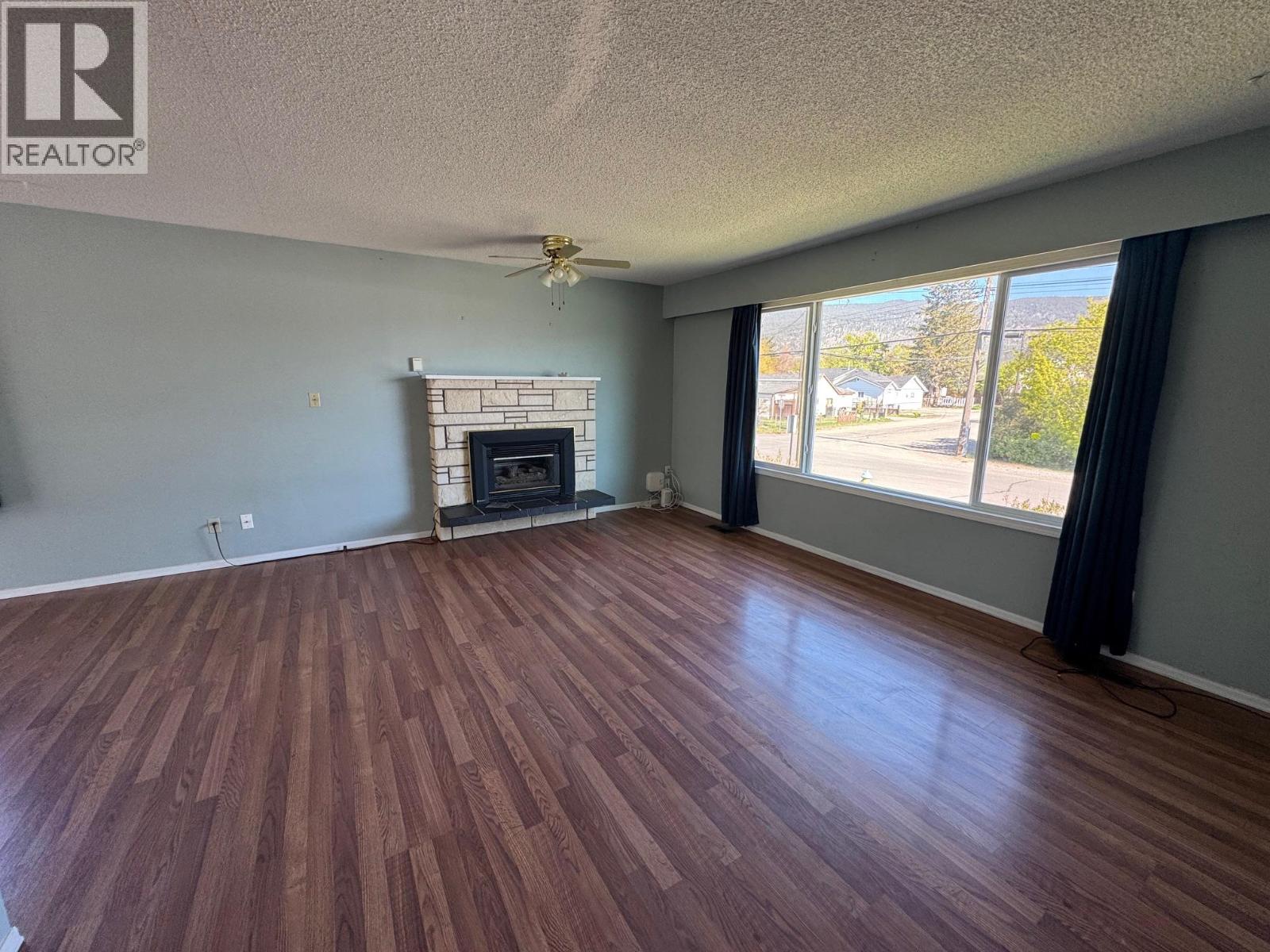 2402 Clapperton Avenue, Merritt, British Columbia  V1K 1A2 - Photo 8 - 10388174
