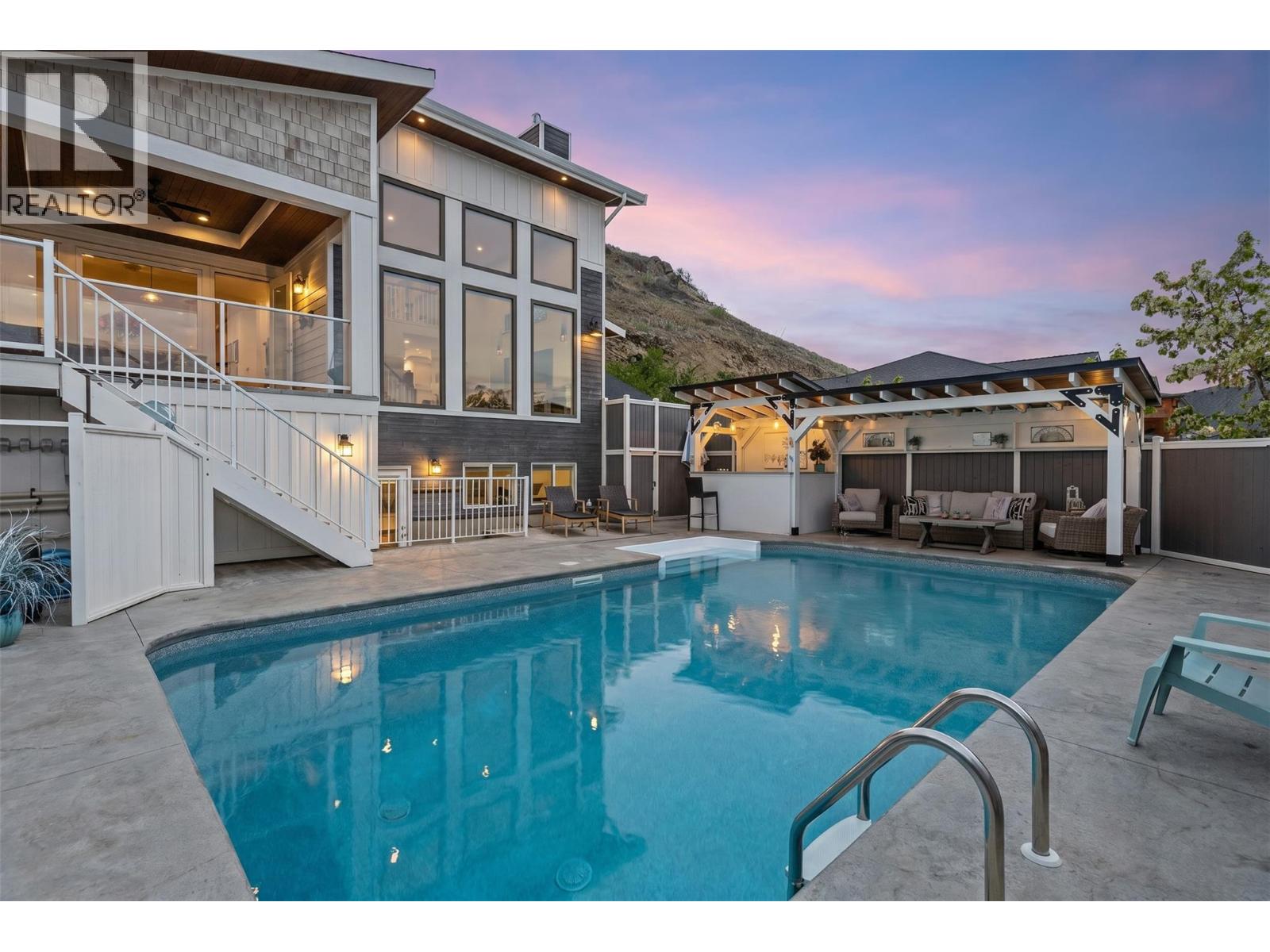 647 Mt Ida Drive, Coldstream, British Columbia  V1B 3Y6 - Photo 1 - 10387962