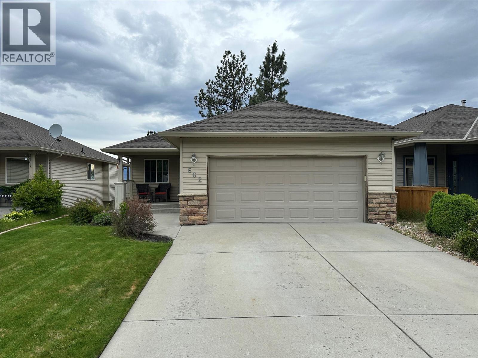 662 South Crest Drive, Kelowna, British Columbia  V1W 4W6 - Photo 2 - 10387922