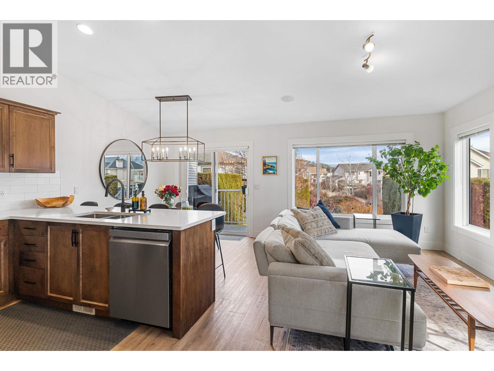225 Glen Park Drive Unit# 9, Kelowna, British Columbia  V1V 2X5 - Photo 1 - 10388139
