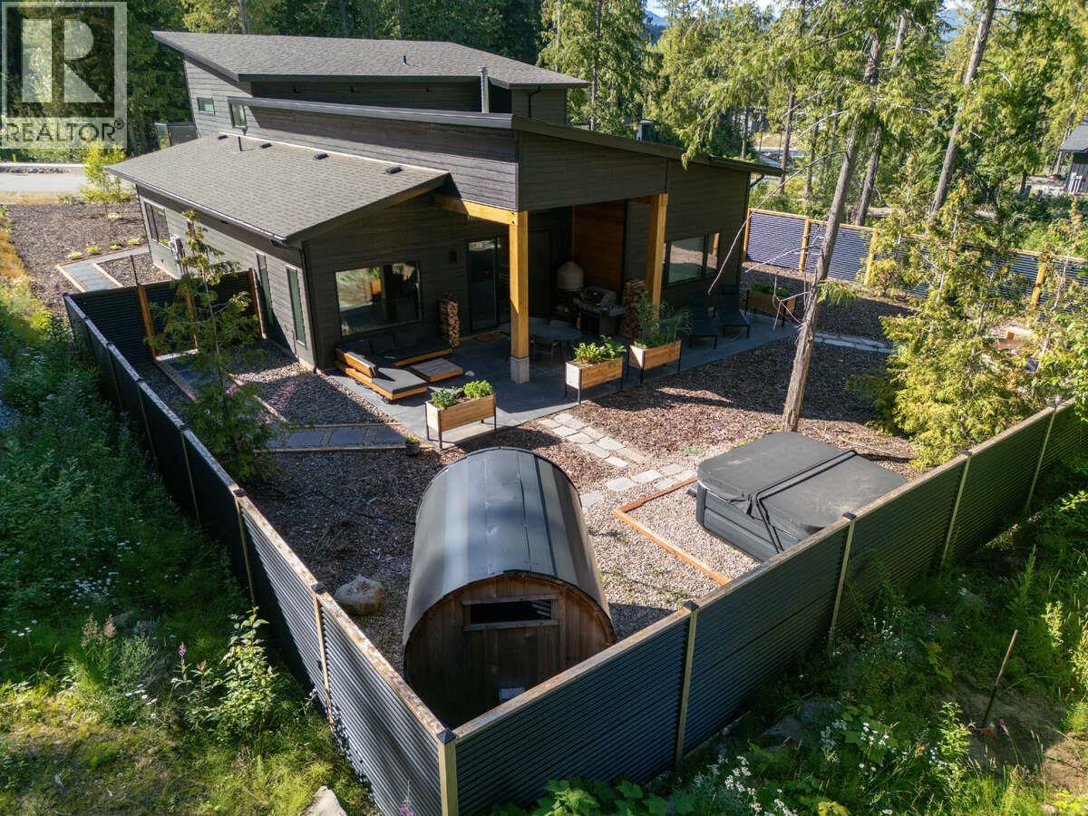 1126 CALDERA Road, rossland, British Columbia