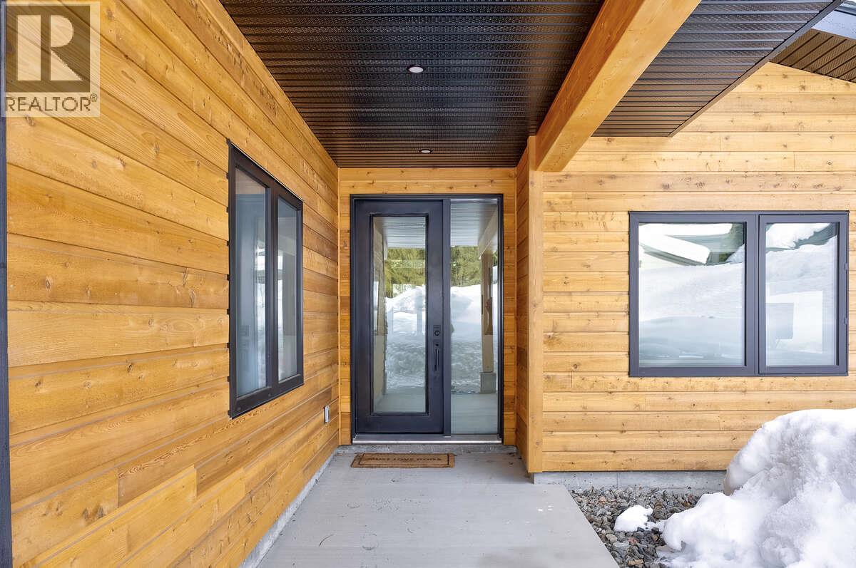 1126 Caldera Road, Rossland, British Columbia  V0G 1Y0 - Photo 3 - 10388196