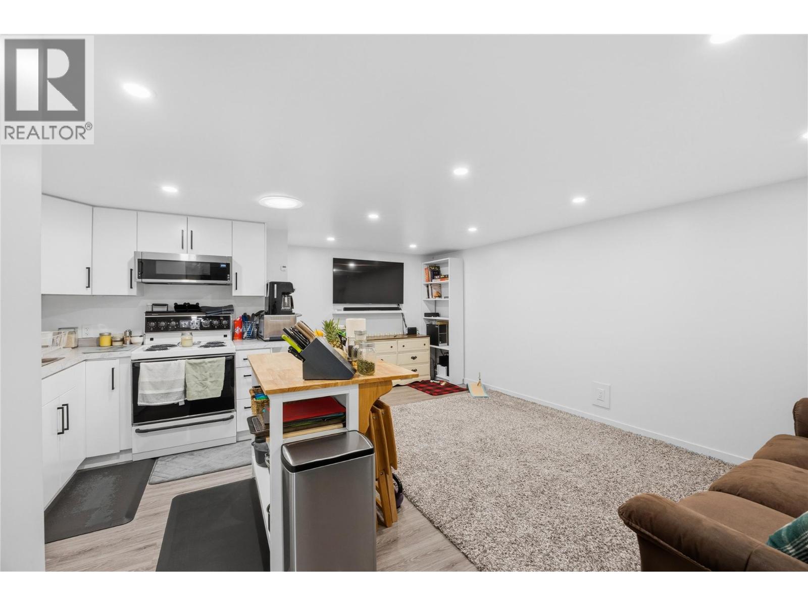 809 Main Street, Okanagan Falls, British Columbia  V0H 1R4 - Photo 24 - 10387008