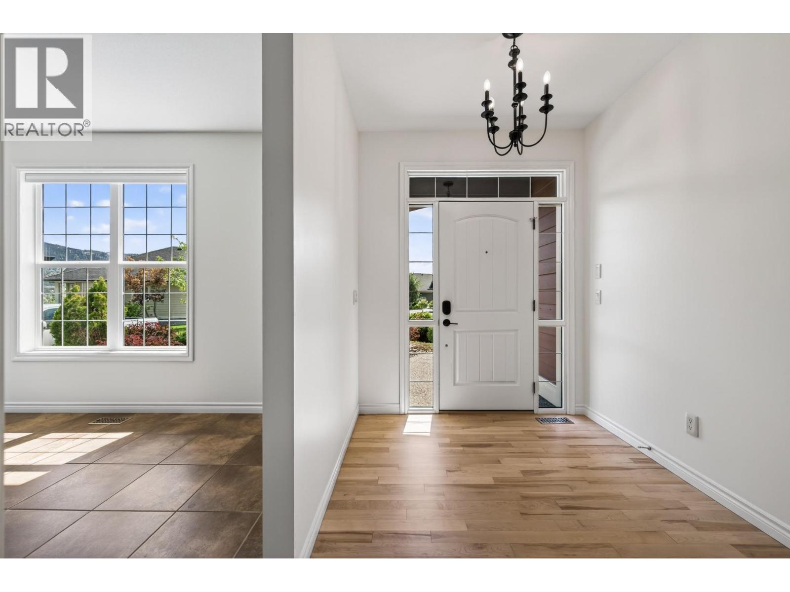 606 Stoneridge Lane, Kamloops, British Columbia  V2H 0A7 - Photo 2 - 10387188