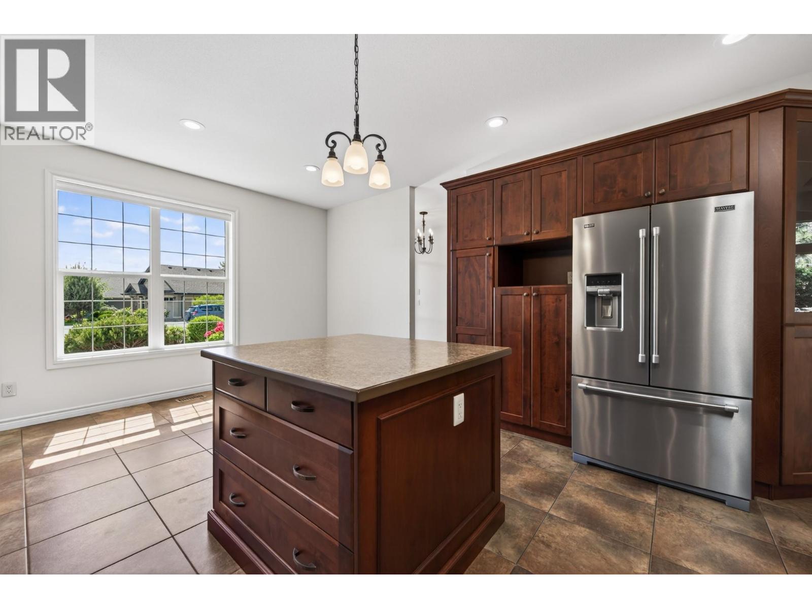 606 Stoneridge Lane, Kamloops, British Columbia  V2H 0A7 - Photo 8 - 10387188
