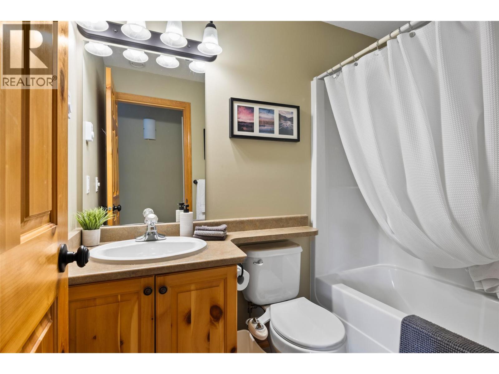 3320 Village Place Unit# 38, Sun Peaks, British Columbia  V0E 5N0 - Photo 13 - 10388101