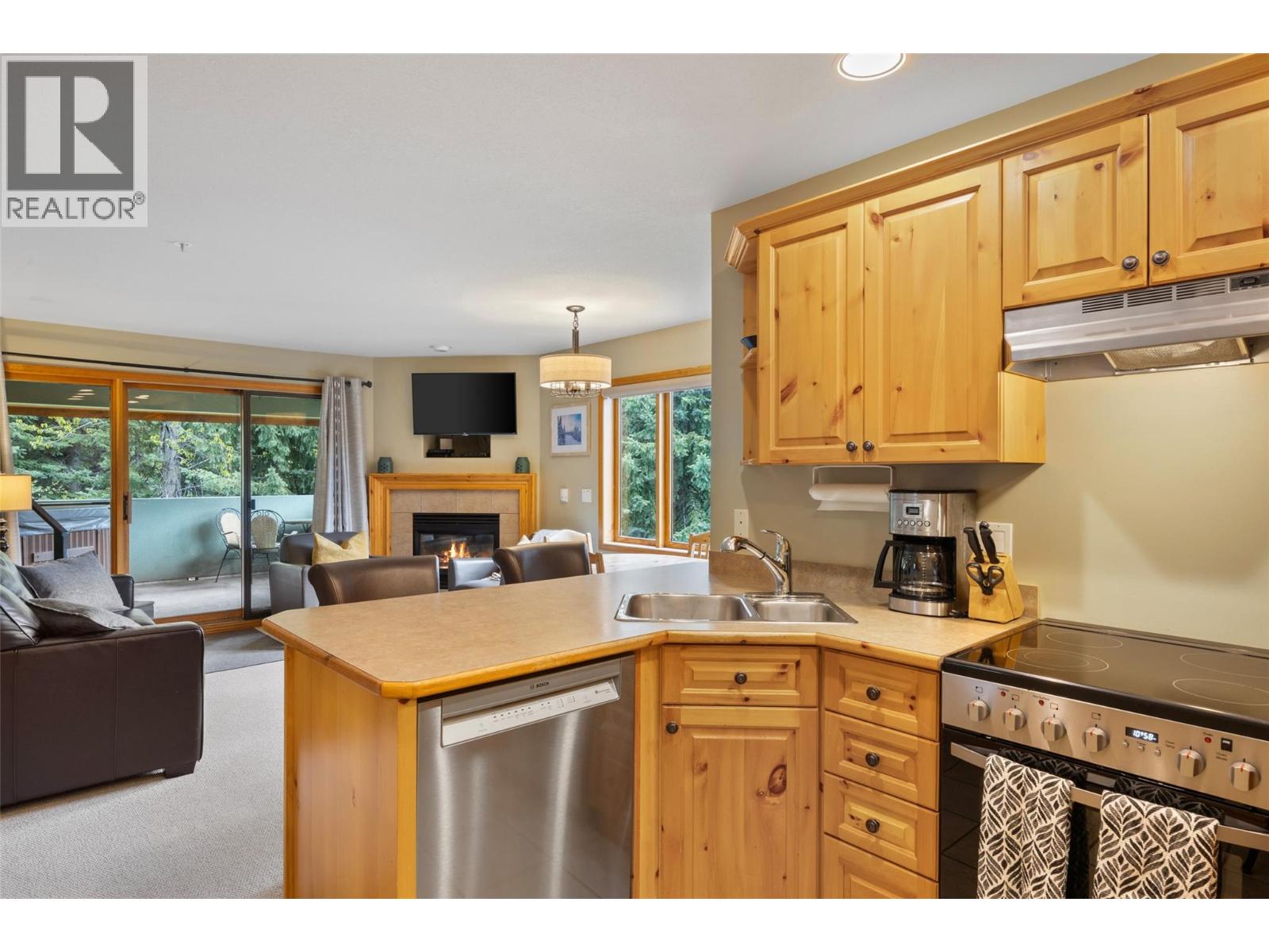 3320 Village Place Unit# 38, Sun Peaks, British Columbia  V0E 5N0 - Photo 3 - 10388101