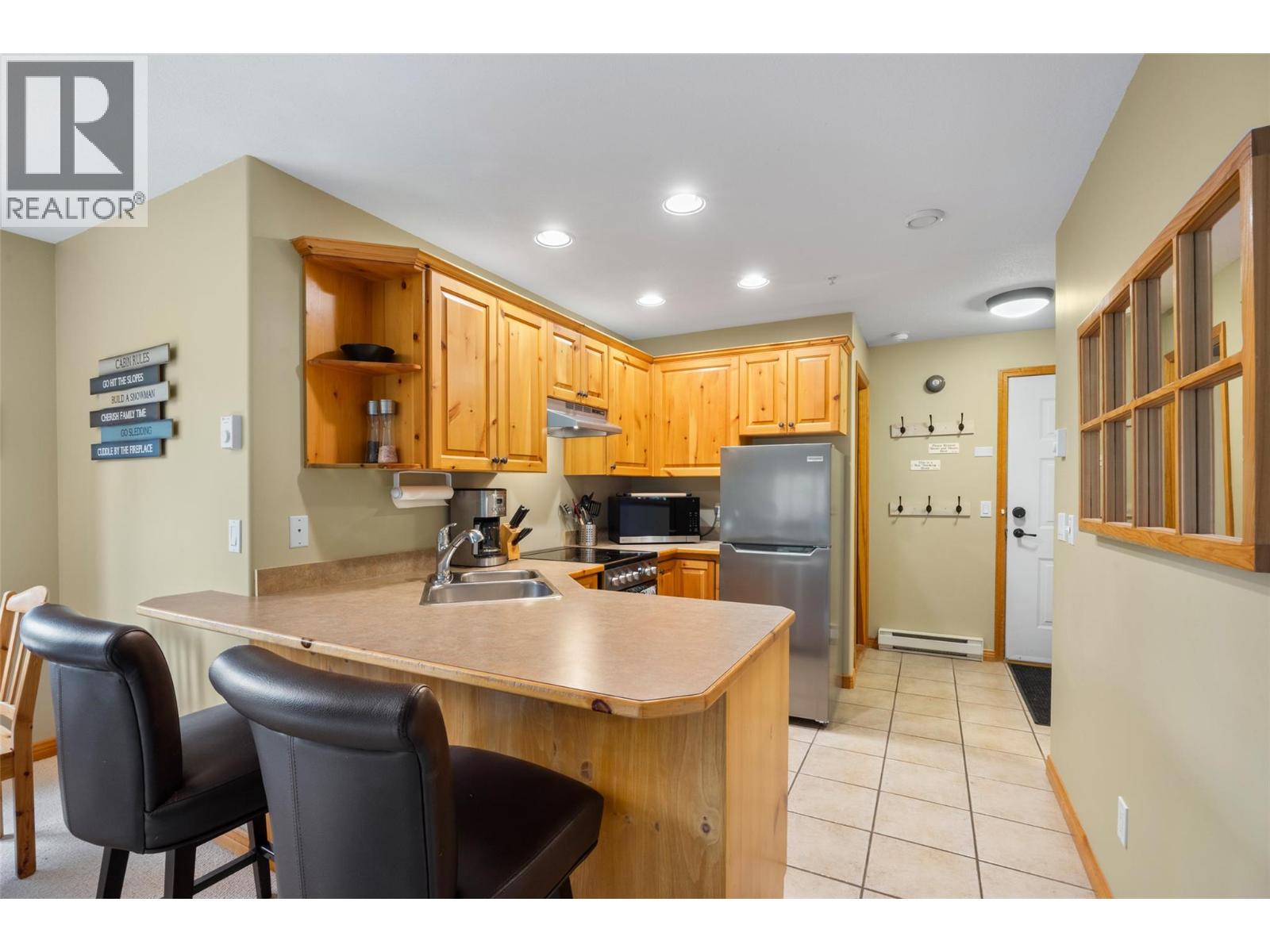 3320 Village Place Unit# 38, Sun Peaks, British Columbia  V0E 5N0 - Photo 5 - 10388101