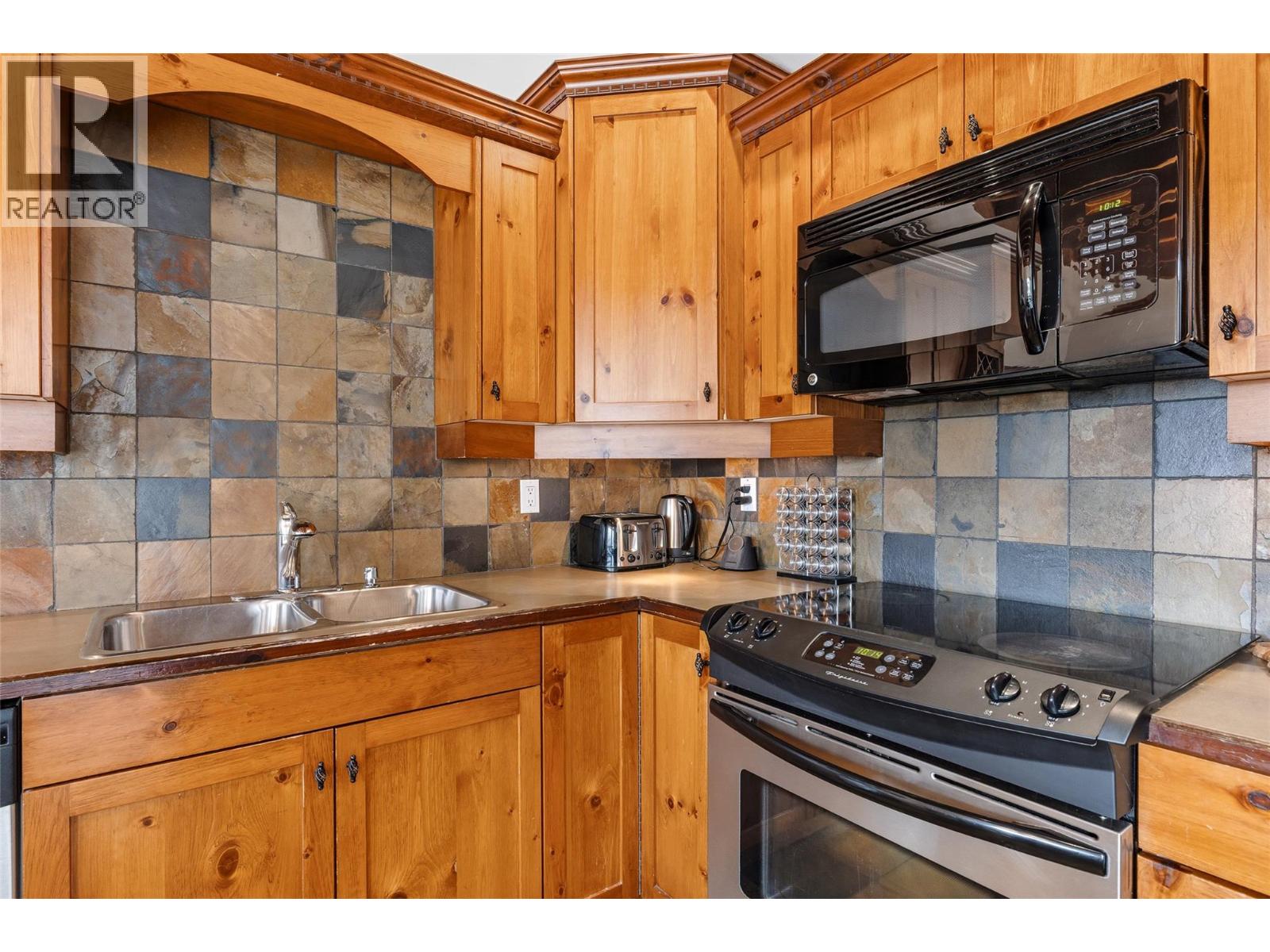 5940 Snow Pines Way Unit# 8, Big White, British Columbia  V1P 1P3 - Photo 15 - 10387969
