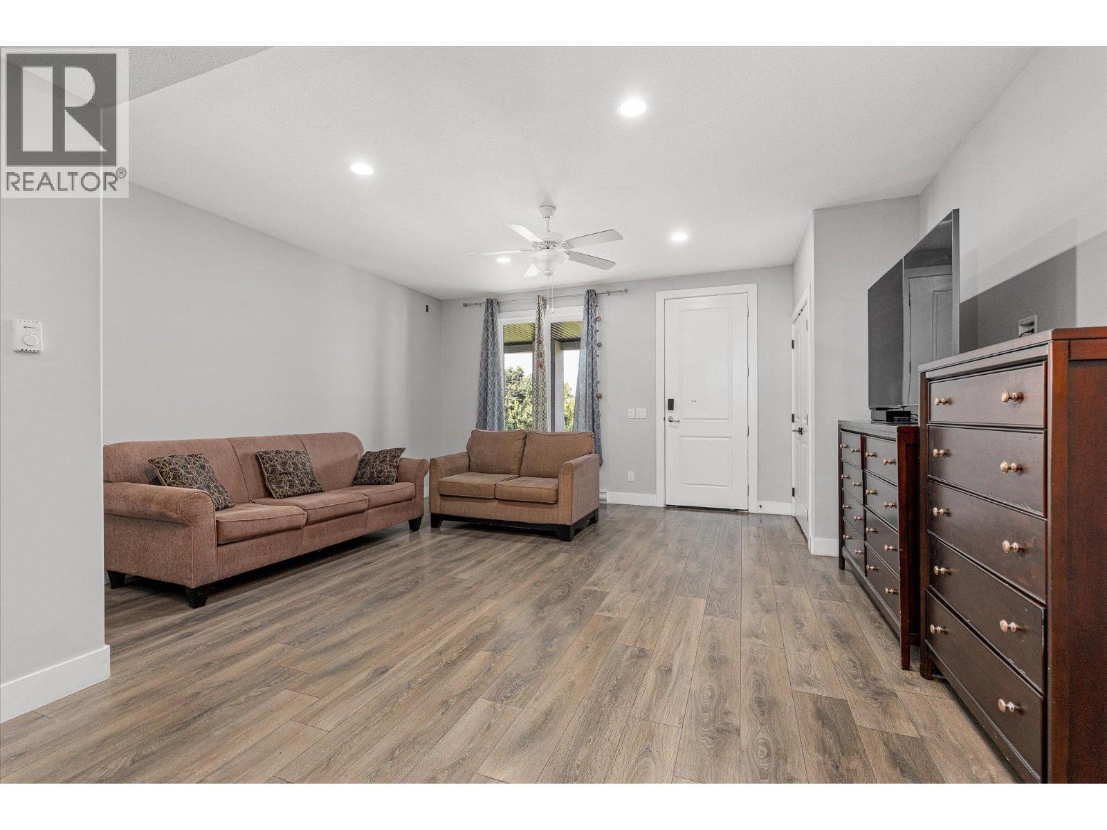 781 Wallace Road, Kelowna, British Columbia  V1X 4T5 - Photo 59 - 10388111