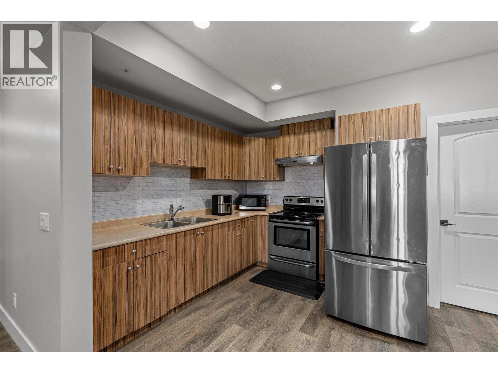 781 Wallace Road, Kelowna, British Columbia  V1X 4T5 - Photo 60 - 10388111