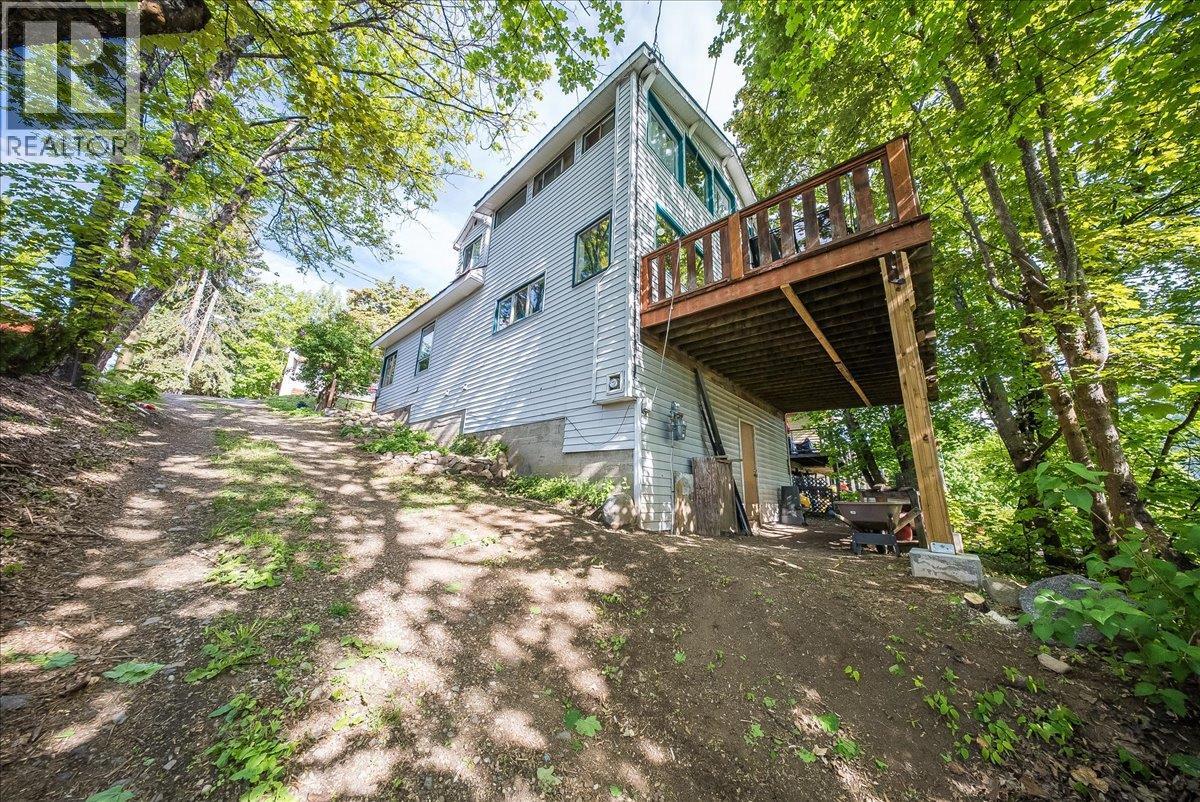 2050 Georgia Street, Rossland, British Columbia  V0G 1Y0 - Photo 36 - 10388184