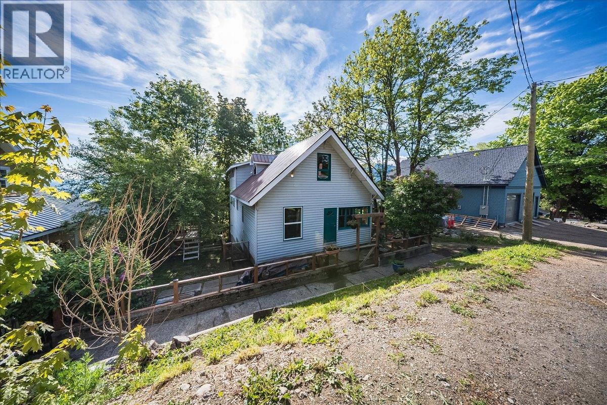 2050 Georgia Street, Rossland, British Columbia  V0G 1Y0 - Photo 40 - 10388184