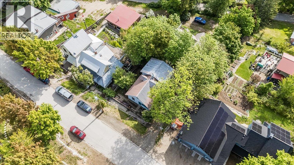 2050 Georgia Street, Rossland, British Columbia  V0G 1Y0 - Photo 42 - 10388184