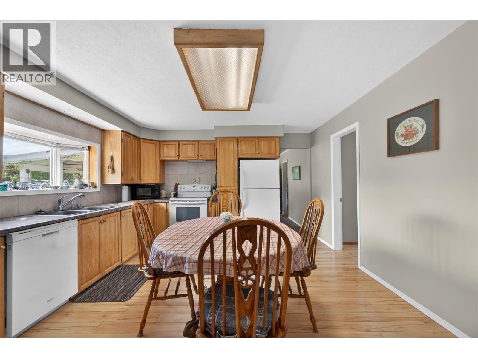 1403 Salmon River Road, Salmon Arm, British Columbia  V1E 3H3 - Photo 14 - 10387936