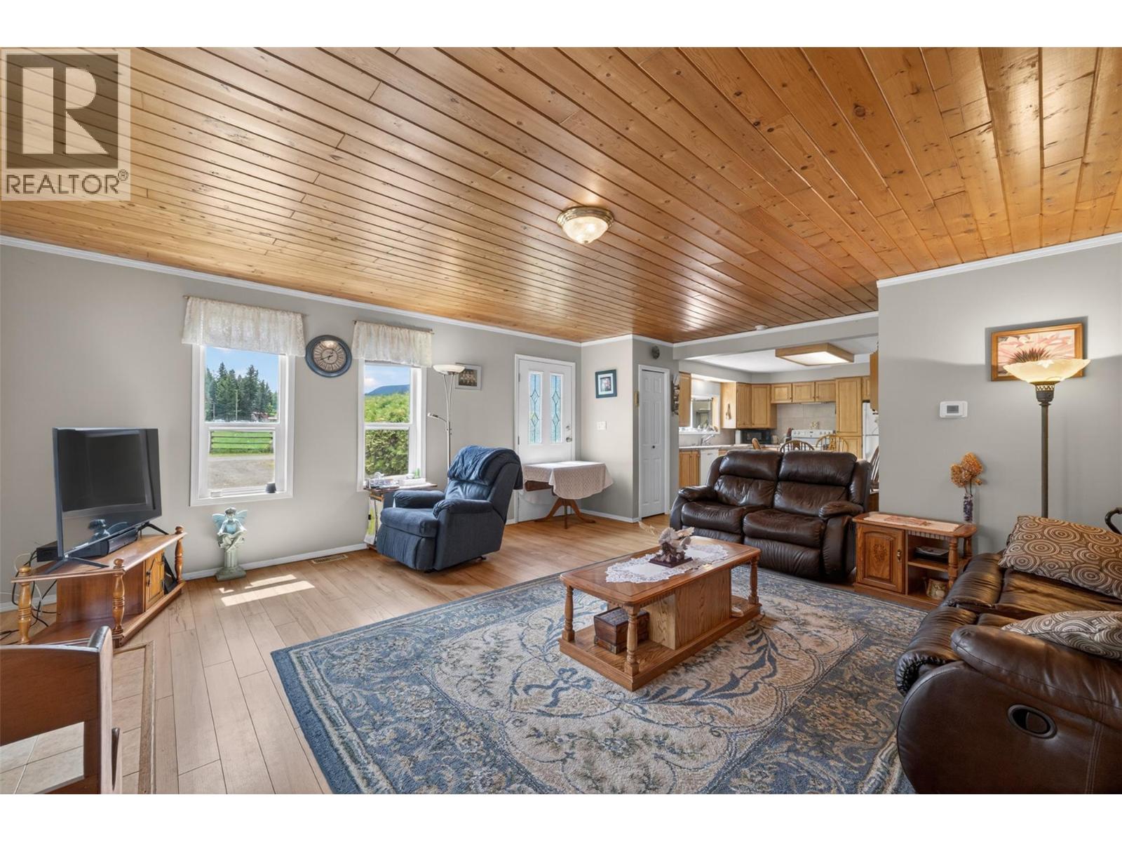 1403 Salmon River Road, Salmon Arm, British Columbia  V1E 3H3 - Photo 20 - 10387936