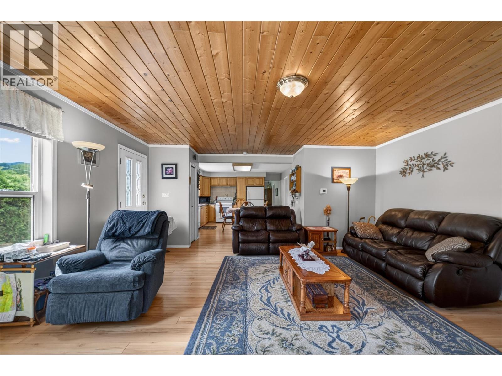 1403 Salmon River Road, Salmon Arm, British Columbia  V1E 3H3 - Photo 22 - 10387936