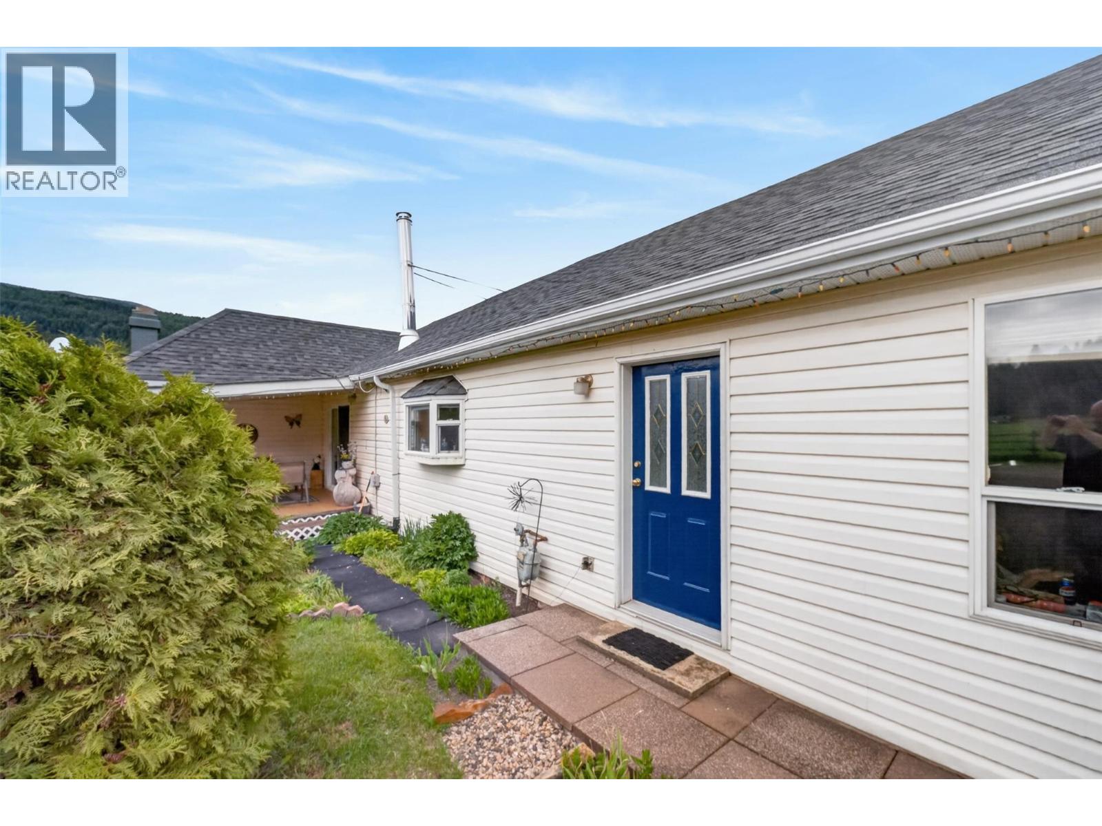 1403 Salmon River Road, Salmon Arm, British Columbia  V1E 3H3 - Photo 46 - 10387936