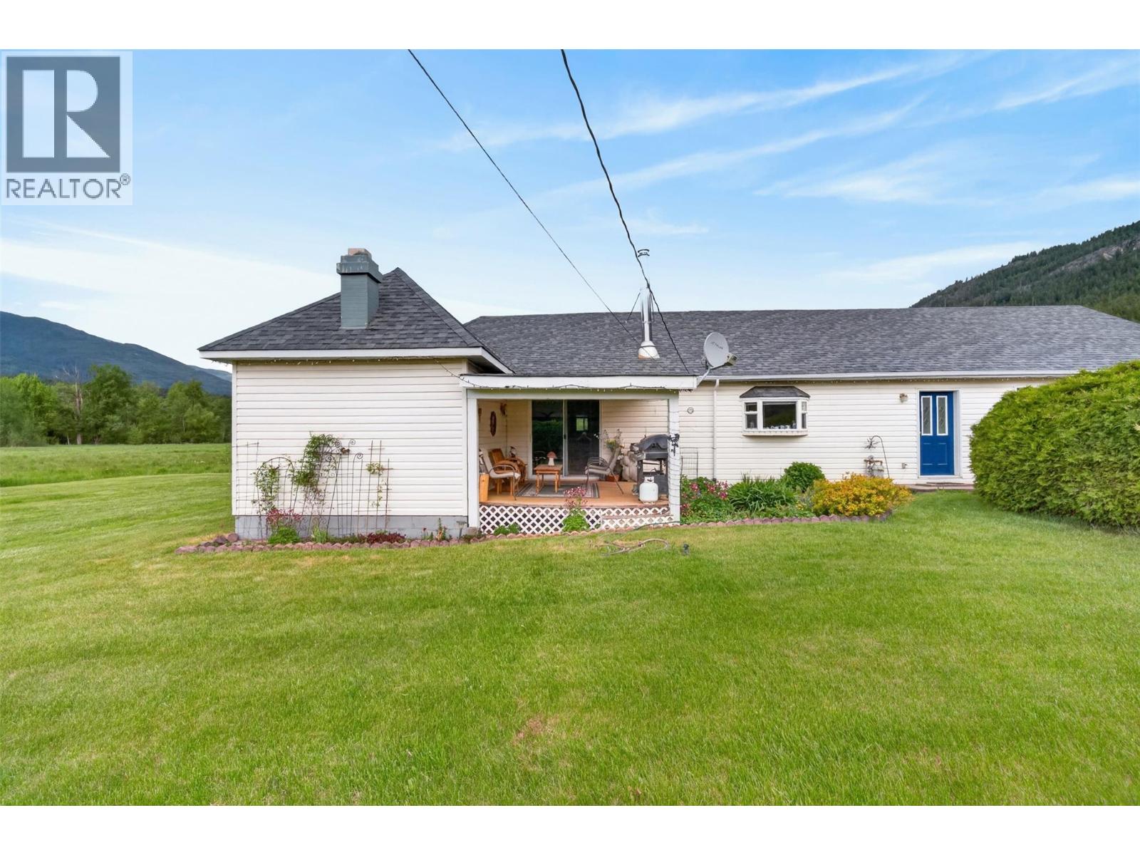 1403 Salmon River Road, Salmon Arm, British Columbia  V1E 3H3 - Photo 48 - 10387936